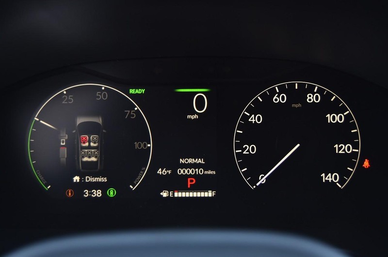 Honda CR-V Hybrid Vehicle Full-screen Gallery Image 10