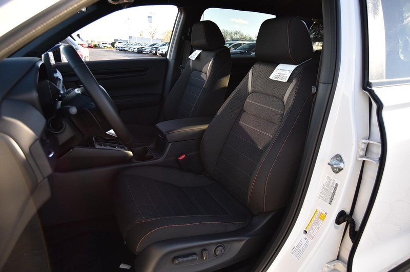 Honda CR-V Hybrid Vehicle Full-screen Gallery Image 20