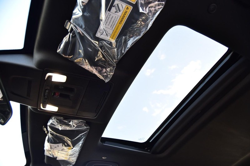 Honda CR-V Hybrid Vehicle Full-screen Gallery Image 22