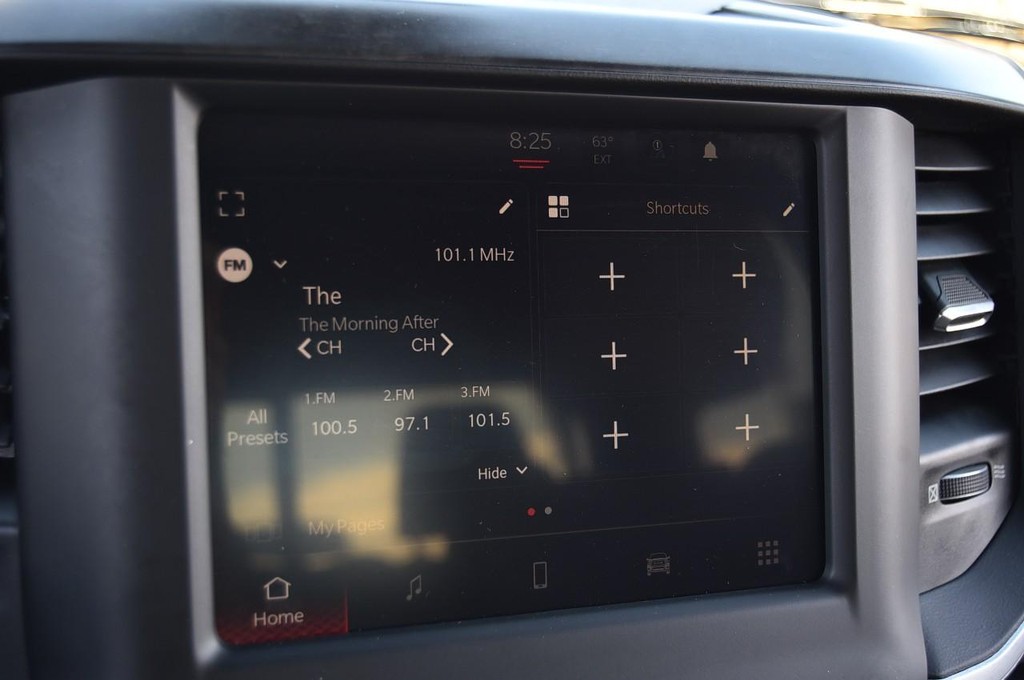 Ram 1500 Vehicle Image 15