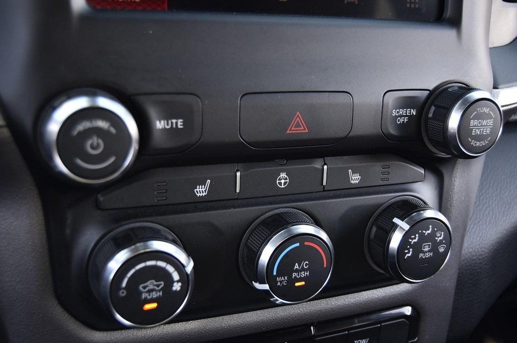 Ram 1500 Vehicle Image 16