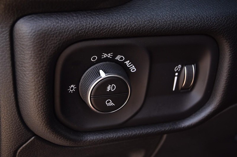 Ram 1500 Vehicle Image 11