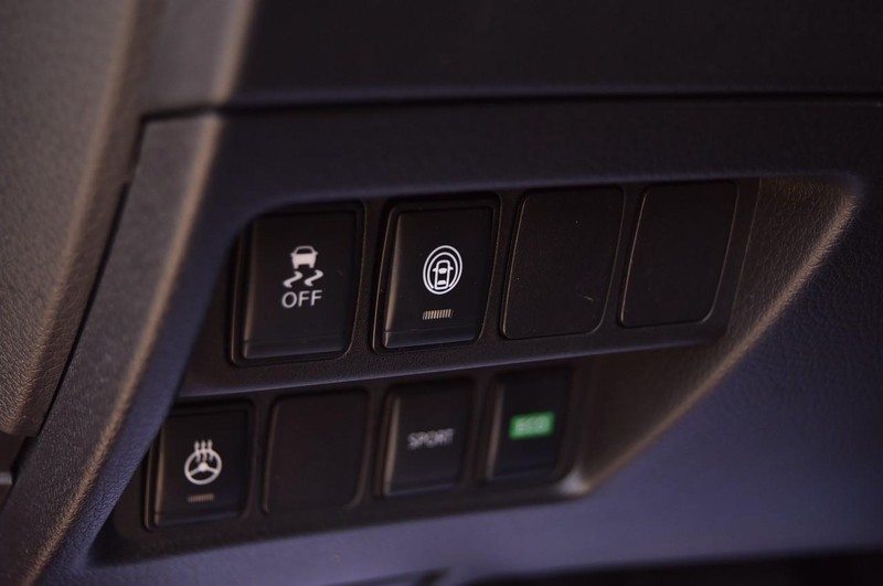 Nissan Rogue Sport Vehicle Full-screen Gallery Image 10