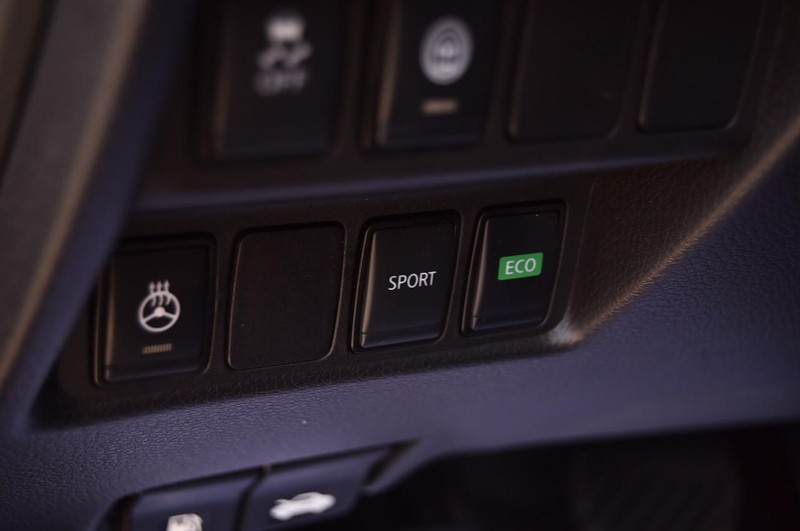 Nissan Rogue Sport Vehicle Full-screen Gallery Image 11