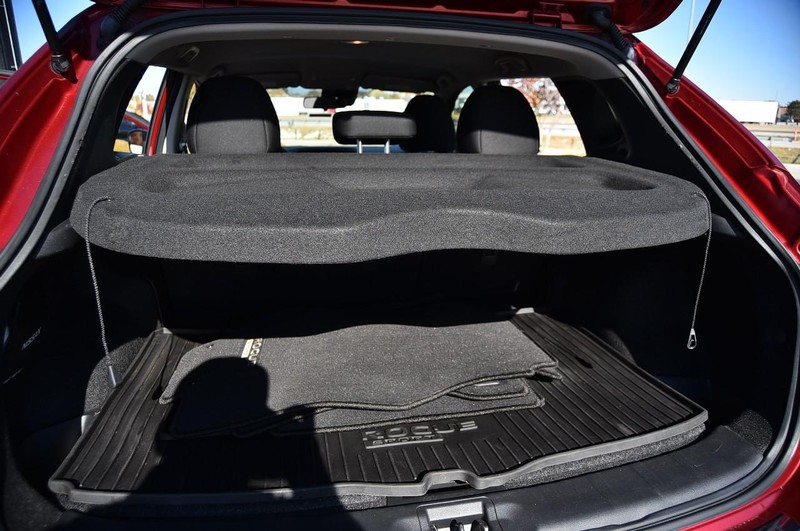 Nissan Rogue Sport Vehicle Full-screen Gallery Image 24