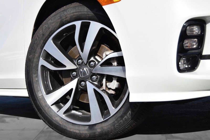 Honda Odyssey Vehicle Image 03