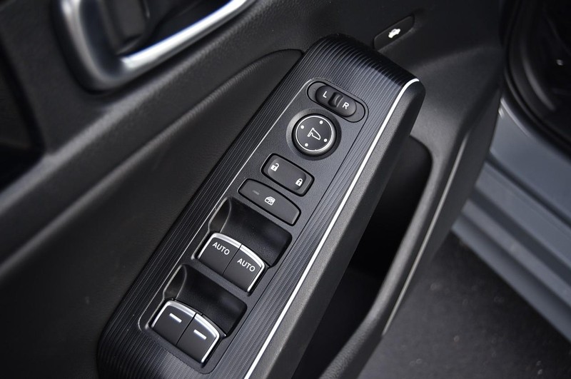 Honda Civic Sedan Hybrid Vehicle Image 08