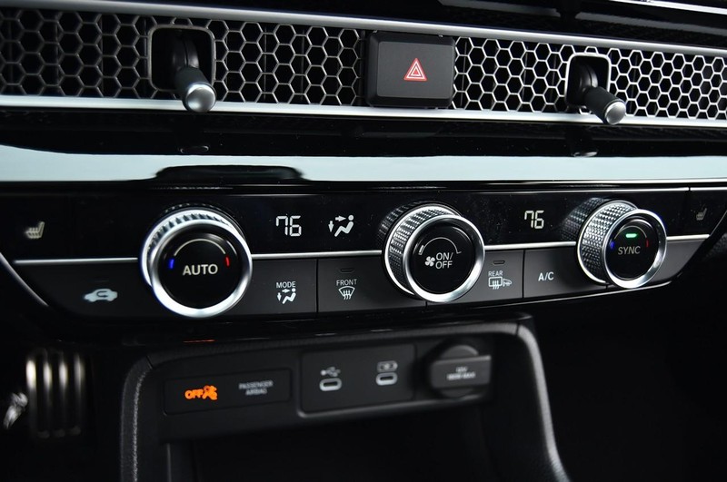 Honda Civic Sedan Hybrid Vehicle Image 16