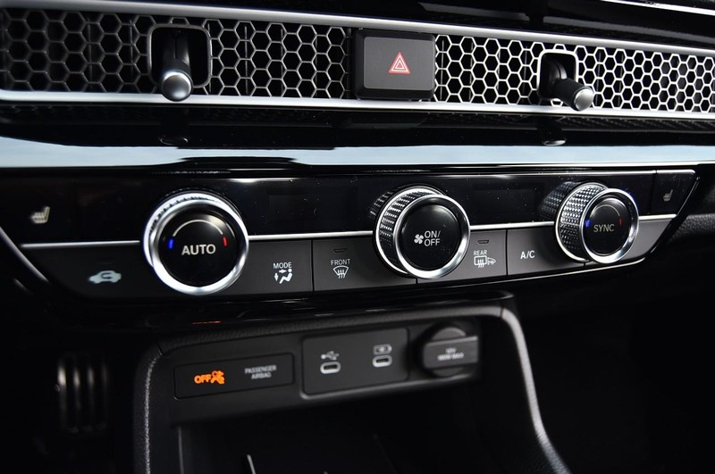 Honda Civic Sedan Hybrid Vehicle Image 16