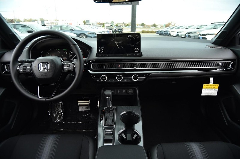 Honda Civic Sedan Hybrid Vehicle Full-screen Gallery Image 7