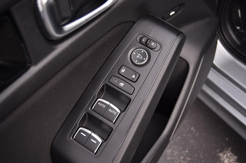 Honda Civic Sedan Hybrid Vehicle Full-screen Gallery Image 8