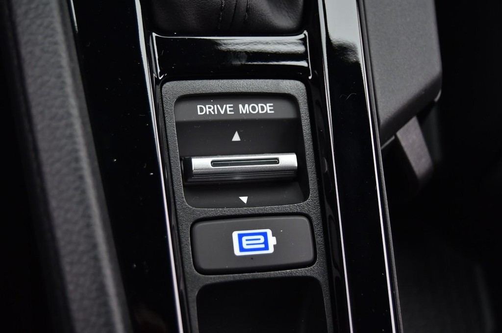 Honda Accord Hybrid Vehicle Image 17