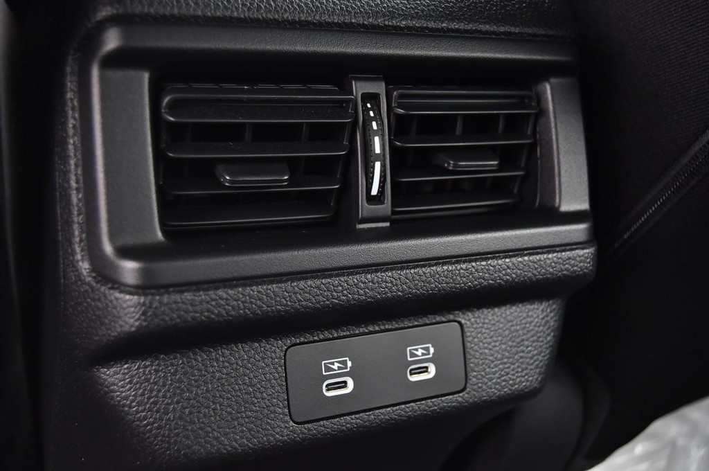 Honda Accord Hybrid Vehicle Image 24