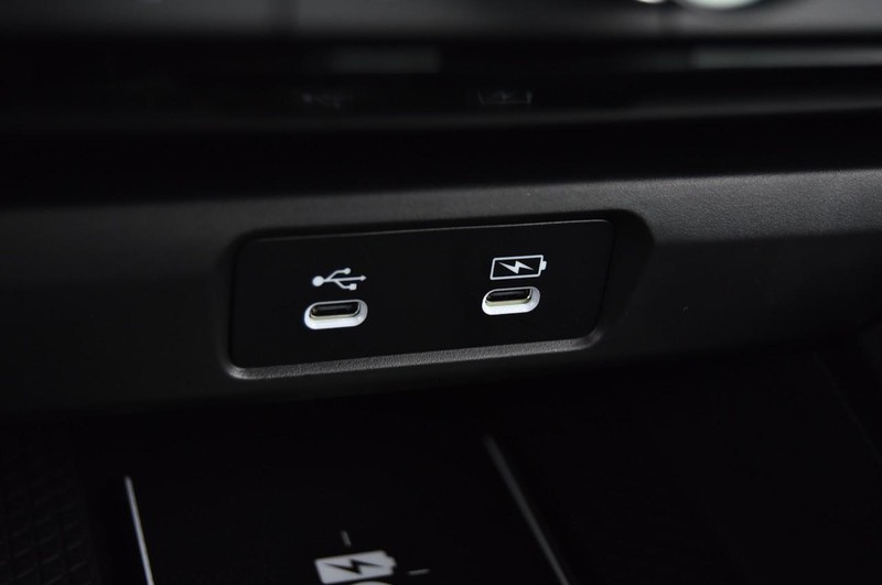 Honda Accord Hybrid Vehicle Full-screen Gallery Image 15