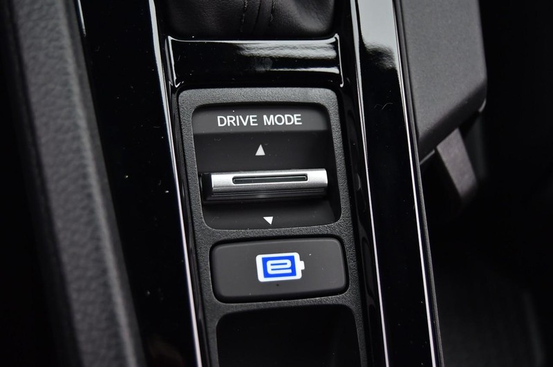 Honda Accord Hybrid Vehicle Full-screen Gallery Image 17