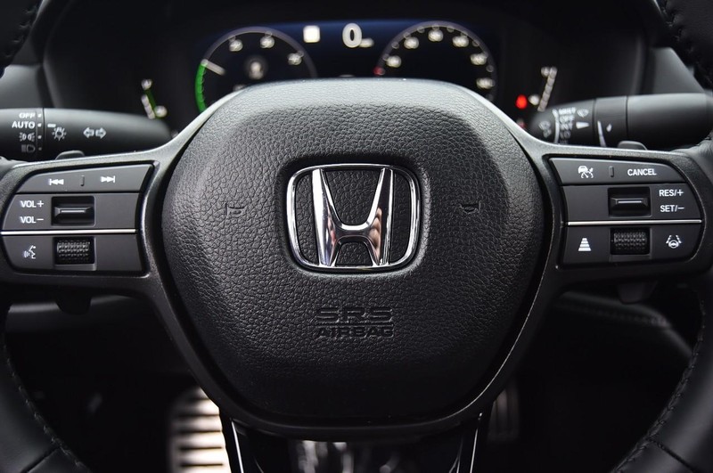 Honda Accord Hybrid Vehicle Full-screen Gallery Image 19
