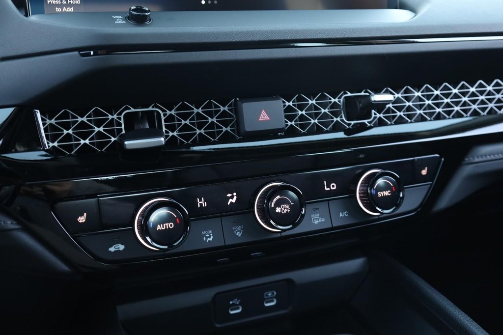 Honda Accord Hybrid Vehicle Image 14