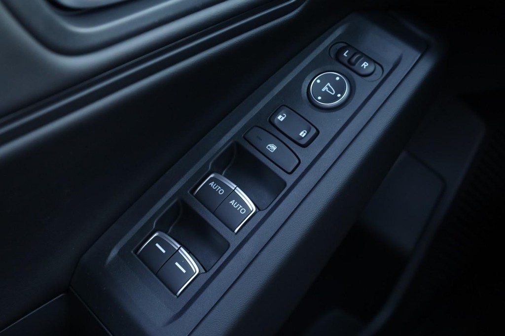 Honda Accord Hybrid Vehicle Image 18