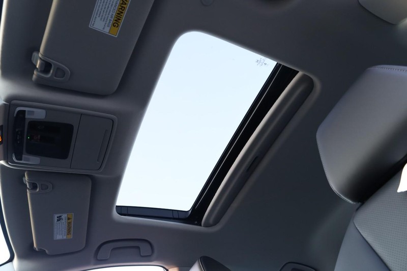 Honda Accord Hybrid Vehicle Full-screen Gallery Image 9