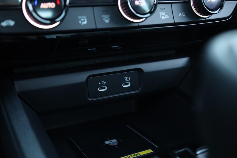 Honda Accord Hybrid Vehicle Full-screen Gallery Image 15