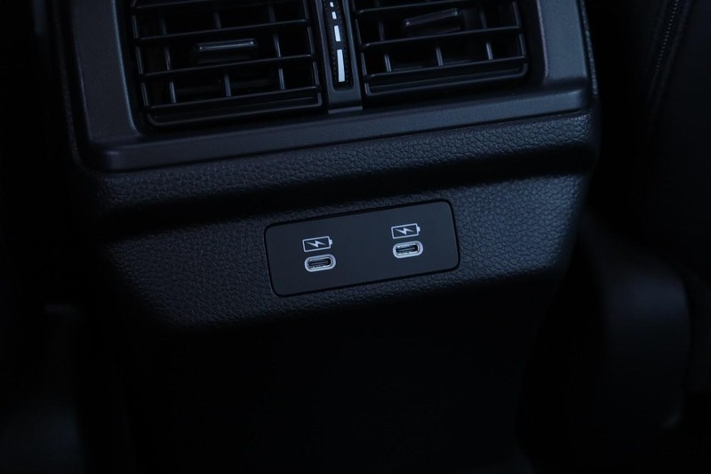 Honda Accord Hybrid Vehicle Full-screen Gallery Image 22