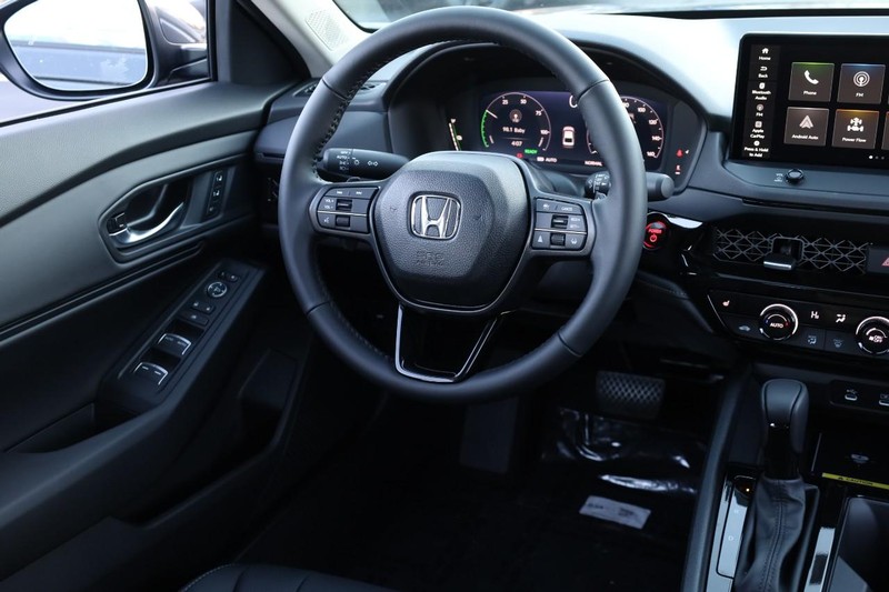 Honda Accord Hybrid Vehicle Full-screen Gallery Image 24