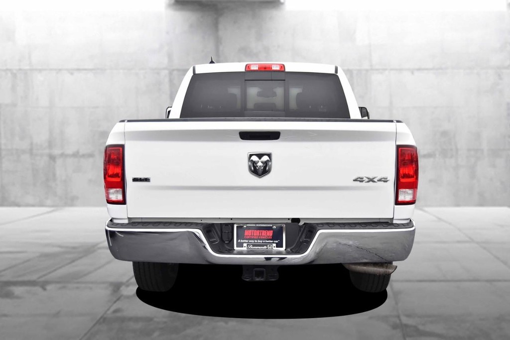 Ram 1500 Classic Vehicle Full-screen Gallery Image 6