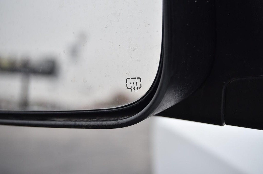 Ram 1500 Classic Vehicle Full-screen Gallery Image 10