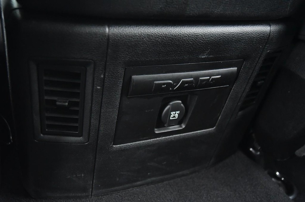 Ram 1500 Classic Vehicle Full-screen Gallery Image 22