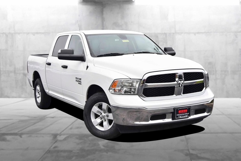 Ram 1500 Classic Vehicle Full-screen Gallery Image 2
