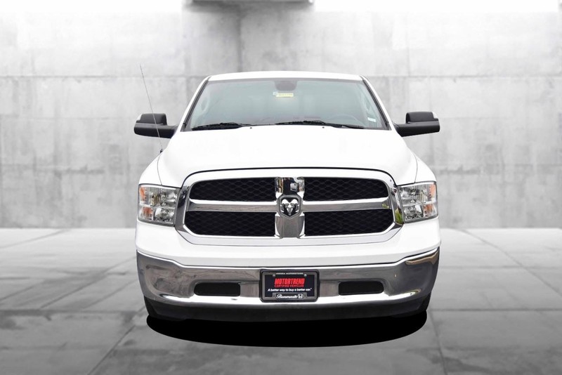 Ram 1500 Classic Vehicle Full-screen Gallery Image 4
