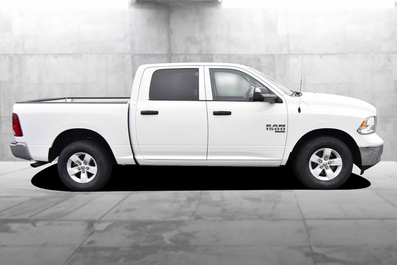 Ram 1500 Classic Vehicle Full-screen Gallery Image 5