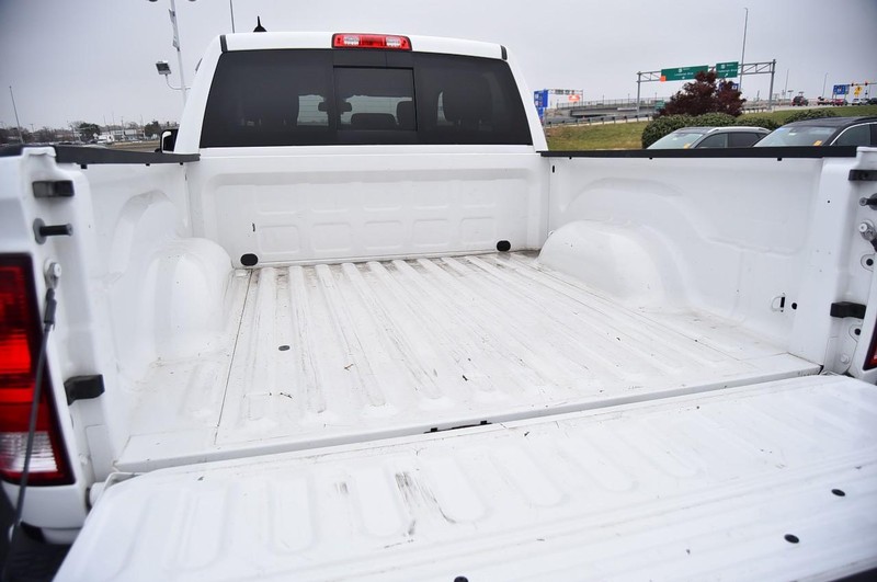 Ram 1500 Classic Vehicle Full-screen Gallery Image 7