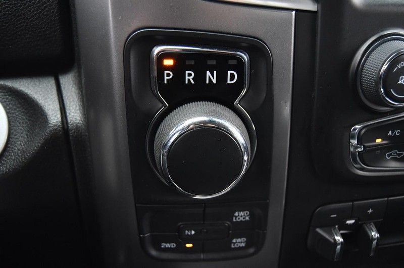 Ram 1500 Classic Vehicle Full-screen Gallery Image 17