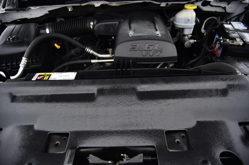 Ram 1500 Classic Vehicle Full-screen Gallery Image 23