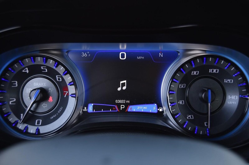 Chrysler 300 Vehicle Image 13