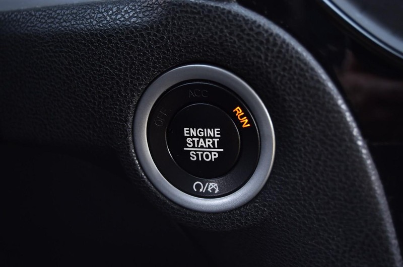 Chrysler 300 Vehicle Image 17