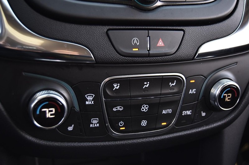 Chevrolet Equinox Vehicle Image 15