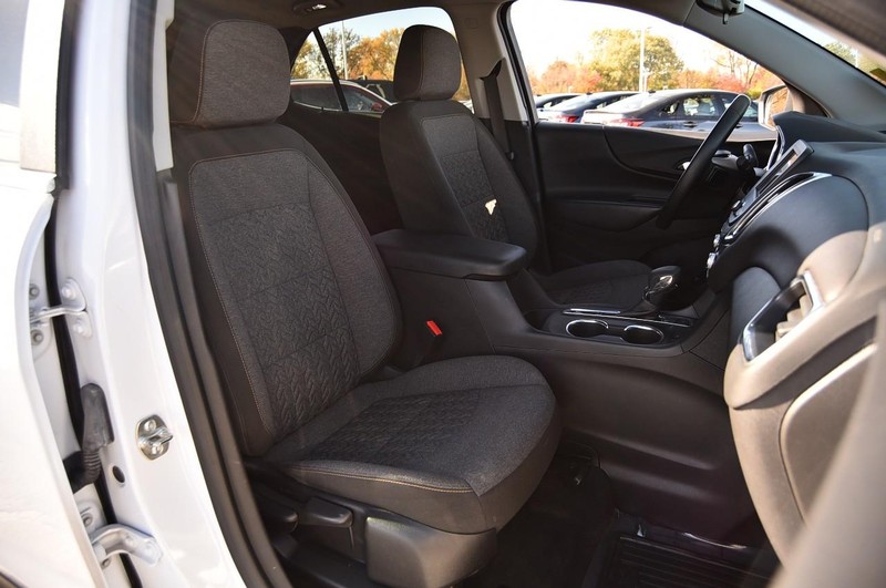 Chevrolet Equinox Vehicle Image 21
