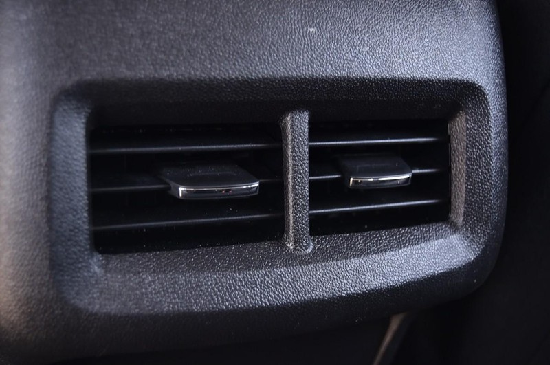 Chevrolet Equinox Vehicle Image 23