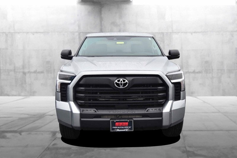 Toyota Tundra 4WD Vehicle Full-screen Gallery Image 4