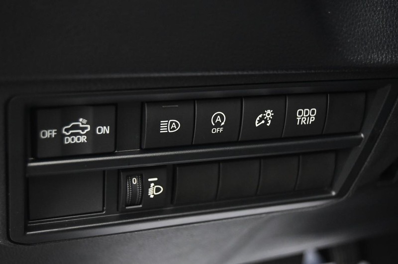 Toyota Tundra 4WD Vehicle Full-screen Gallery Image 10