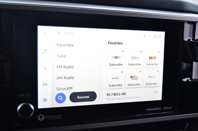 Toyota Tundra 4WD Vehicle Full-screen Gallery Image 13