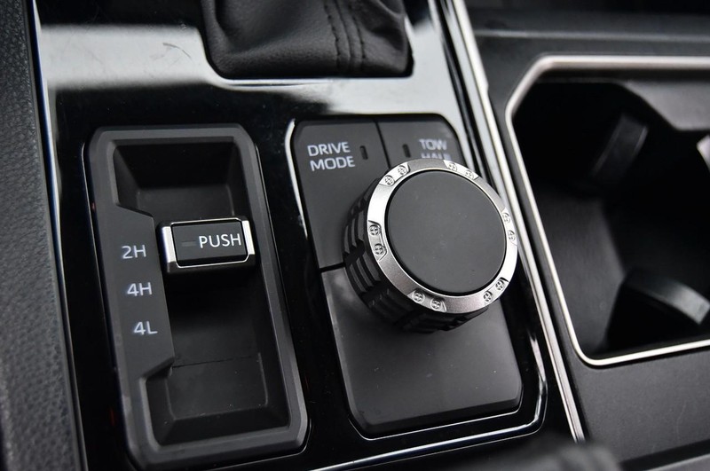 Toyota Tundra 4WD Vehicle Full-screen Gallery Image 16