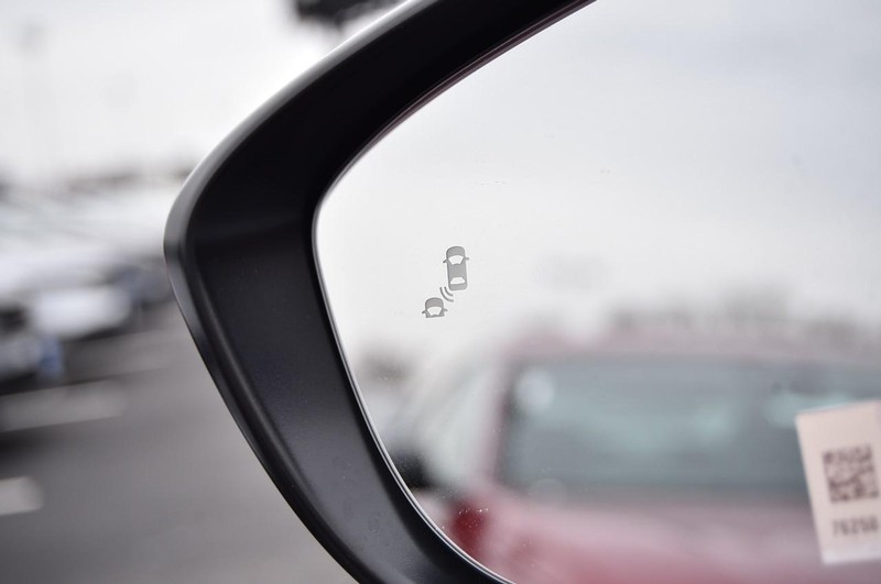 Honda Accord Sedan Vehicle Full-screen Gallery Image 9