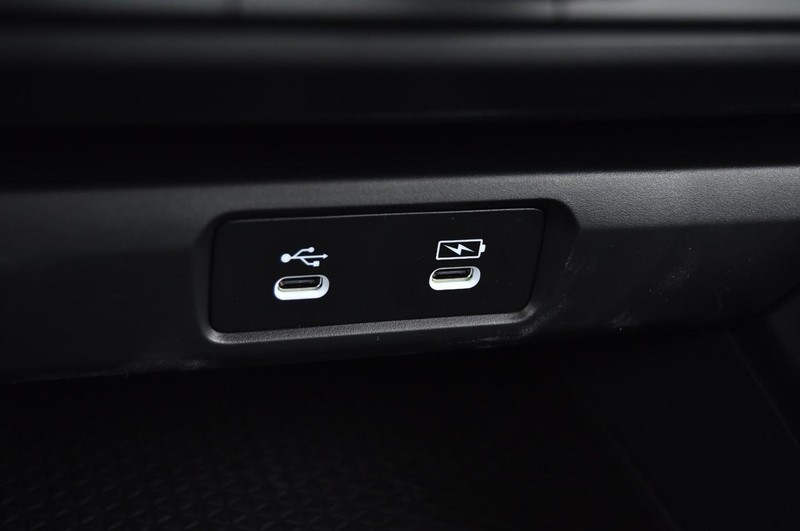 Honda Accord Sedan Vehicle Full-screen Gallery Image 15