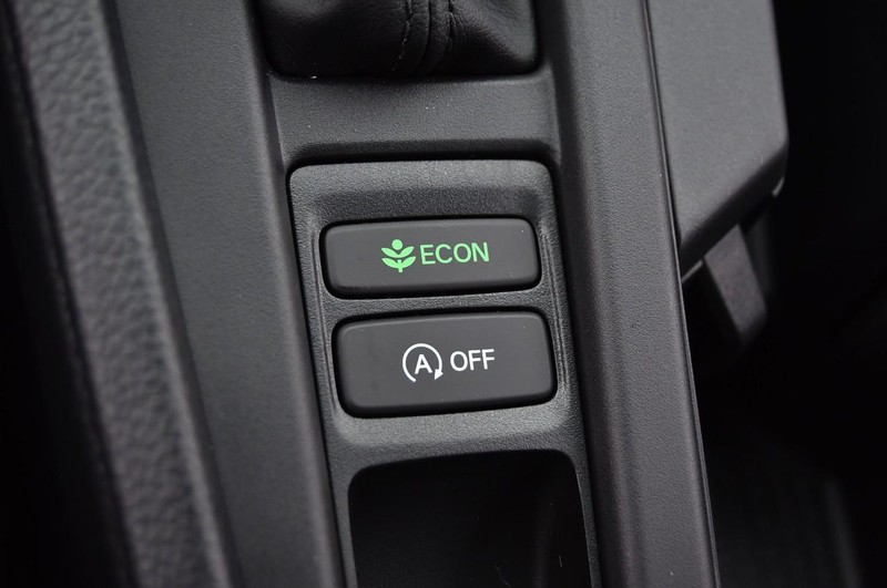 Honda Accord Sedan Vehicle Full-screen Gallery Image 17