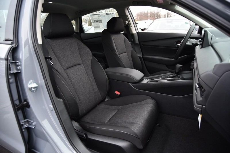 Honda Accord Sedan Vehicle Full-screen Gallery Image 20