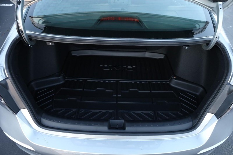 Honda Civic Sedan Vehicle Full-screen Gallery Image 7