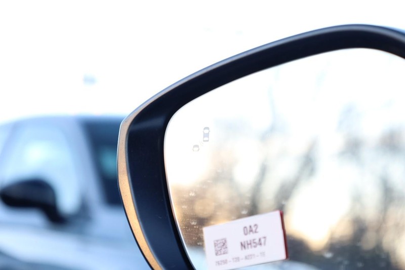 Honda Civic Sedan Vehicle Full-screen Gallery Image 19